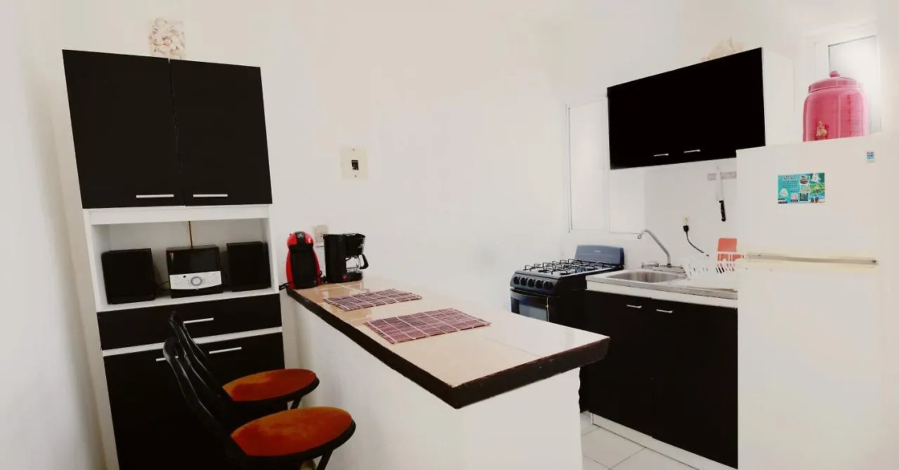 Cuarto Privado, Hamacas, Nuevo Jacuzzi Rooftop カンクン 0*,  メキシコ